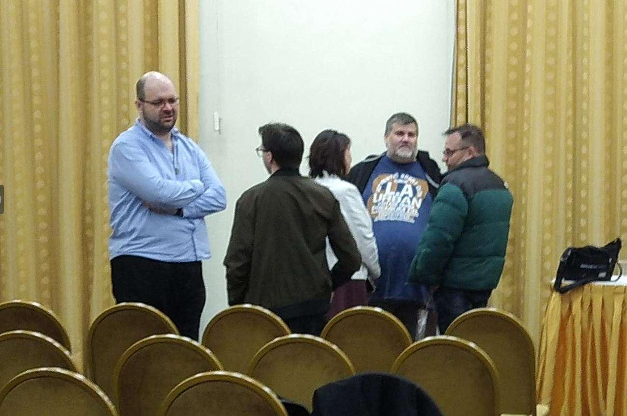 Kötetlen beszélgetés a találkozó végén